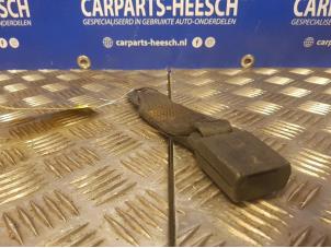 Used Rear seatbelt buckle, centre Ford C-Max Price € 21,00 Margin scheme offered by Carparts Heesch