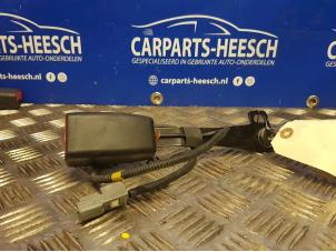 Usagé Insertion ceinture de sécurité avant droite Kia Cee'D Prix € 21,00 Règlement à la marge proposé par Carparts Heesch