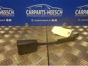 Usagé Insertion ceinture de sécurité avant gauche Volkswagen Caddy Prix € 21,00 Règlement à la marge proposé par Carparts Heesch