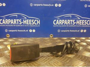 Usados Lengüeta cinturón de seguridad derecha delante Mazda 5. Precio € 21,00 Norma de margen ofrecido por Carparts Heesch