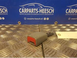 Usagé Insertion ceinture de sécurité arrière gauche Toyota Rav-4 Prix € 21,00 Règlement à la marge proposé par Carparts Heesch