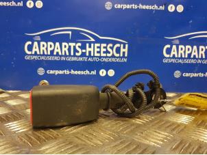 Usagé Insertion ceinture de sécurité avant gauche Hyundai IX20 Prix € 21,00 Règlement à la marge proposé par Carparts Heesch