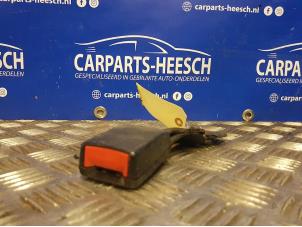 Usagé Insertion ceinture de sécurité arrière gauche Ford C-Max Prix € 21,00 Règlement à la marge proposé par Carparts Heesch