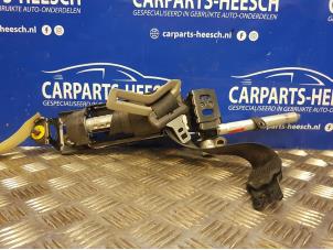 Used Front seatbelt, left Volvo S40 (MS) 1.6 D 16V Price € 31,50 Margin scheme offered by Carparts Heesch