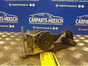 Usados Cinturón de seguridad derecha delante Opel Meriva 1.4 16V Twinport Precio € 42,00 Norma de margen ofrecido por Carparts Heesch