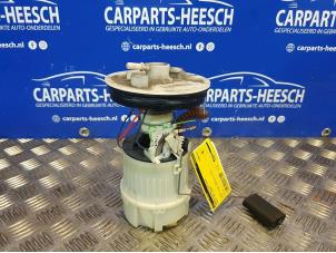 Usagé Pompe à carburant Volvo V50 Prix € 52,50 Règlement à la marge proposé par Carparts Heesch