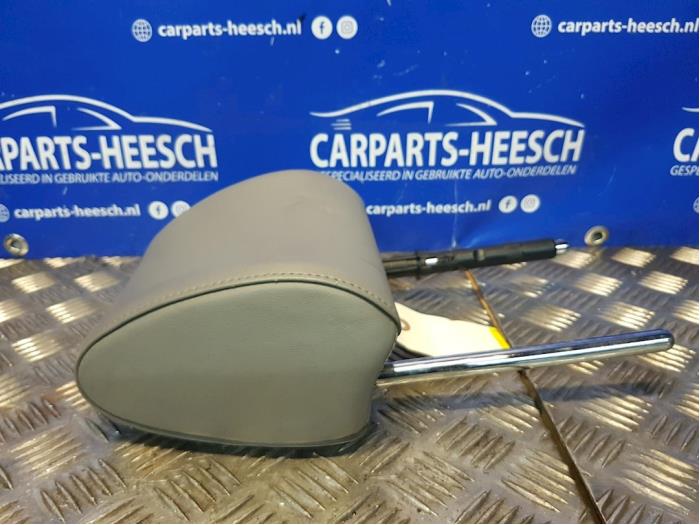 Headrest from a Audi A4 Cabrio (B7) 1.8 T 20V 2004