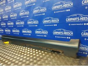 Used Side skirt, right Volvo V50 (MW) Price € 42,00 Margin scheme offered by Carparts Heesch
