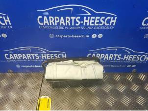 Usados Airbag de rodilla derecha Peugeot 207 CC (WB) 1.6 16V Precio € 52,50 Norma de margen ofrecido por Carparts Heesch