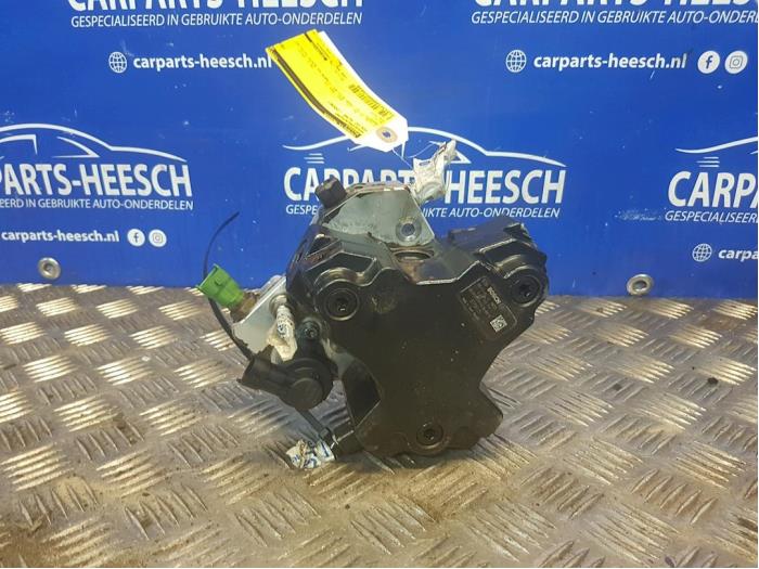 Usagé Pompe haute pression Volvo XC90 I 2.4 D5 20V Prix € 100,00 Règlement à la marge proposé par Carparts Heesch