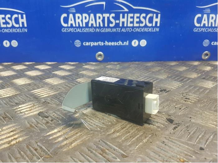 Używane Modul centralnego zamka Mazda 5 (CR19) 1.8i 16V Cena € 40,00 Procedura marży oferowane przez Carparts Heesch