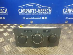 Usagé Panneau de commandes chauffage Opel Astra H (L48) 1.8 16V Prix € 21,00 Règlement à la marge proposé par Carparts Heesch