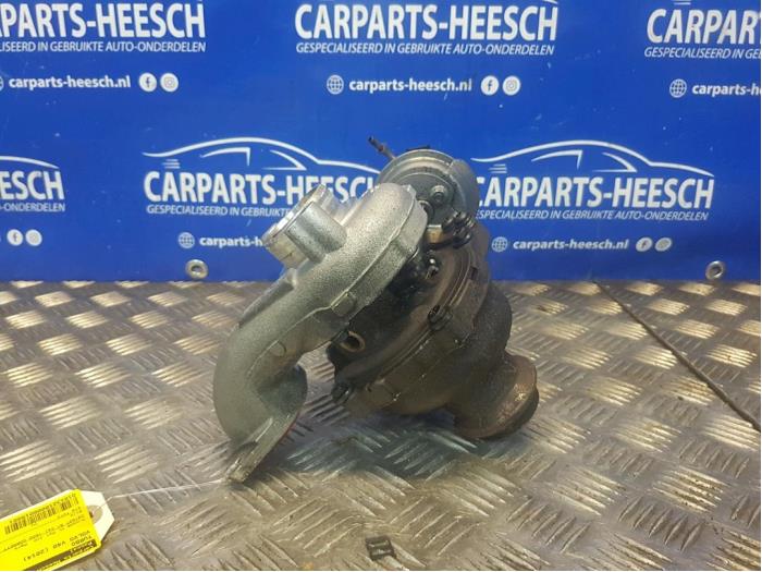 Usagé Turbo Volvo V40 (MV) 1.6 D2 Prix € 200,00 Règlement à la marge proposé par Carparts Heesch