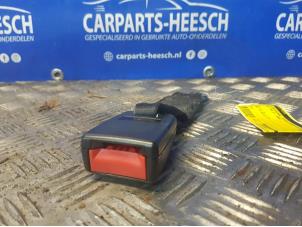 Used Rear seatbelt buckle, centre Ford C-Max (DM2) 1.8 16V Price € 21,00 Margin scheme offered by Carparts Heesch