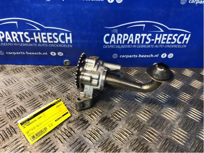 Gebrauchte Ölpumpe Volkswagen Multivan T5 (7E/7HC/7HF/7HM) 1.9 TDi Preis € 50,00 Margenregelung angeboten von Carparts Heesch