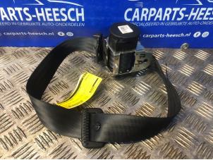Used Rear seatbelt, centre Volvo S40 (MS) 2.0 D 16V Price € 42,00 Margin scheme offered by Carparts Heesch