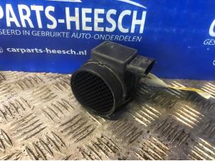 Usagé Compteur de masse d'air Opel Vectra Prix € 21,00 Règlement à la marge proposé par Carparts Heesch