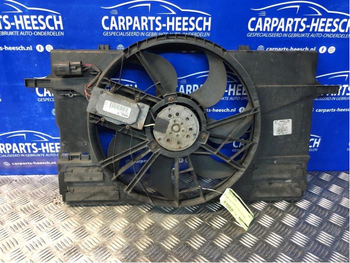 Gebrauchte Kühlerventilator Volvo V50 (MW) 2.4i 20V Preis € 75,00 Margenregelung angeboten von Carparts Heesch