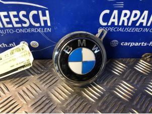 Used Emblem BMW 1 serie (E81) 116i 2.0 16V Price € 31,50 Margin scheme offered by Carparts Heesch
