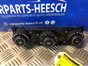 Used Heater control panel Kia Cee'D Price € 36,75 Margin scheme offered by Carparts Heesch