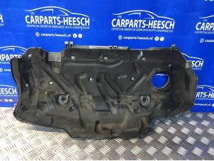 Abdeckblech Motor van een Volvo XC70 (SZ) XC70 2.4 D5 20V 2006