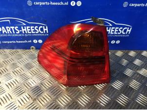 Used Taillight, left BMW 3 serie Touring (E91) 320i 16V Price € 31,50 Margin scheme offered by Carparts Heesch