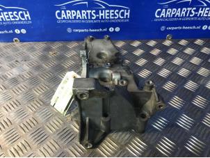 Dynamostütze oben van een Audi A4 Avant (B6) 1.8 T 20V 2003