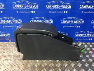 Used Middle console Volvo V70 (BW) 2.0 D3 20V Price € 52,50 Margin scheme offered by Carparts Heesch