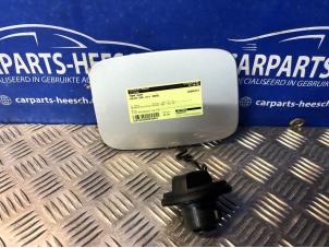 Used Tank cap cover Volvo S40 (MS) 1.6 D 16V Price € 21,00 Margin scheme offered by Carparts Heesch