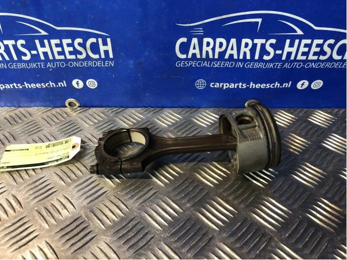 Begagnade Kolv Volvo S60 Pris € 50,00 Marginaltabell erbjuds av Carparts Heesch