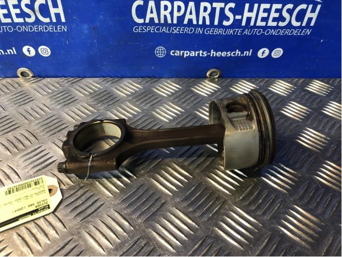 Begagnade Kolv Volvo S60 Pris € 50,00 Marginaltabell erbjuds av Carparts Heesch