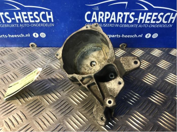 Begagnade Bränslefilterhus Volvo V50 (MW) 1.6 D2 16V Pris € 40,00 Marginaltabell erbjuds av Carparts Heesch