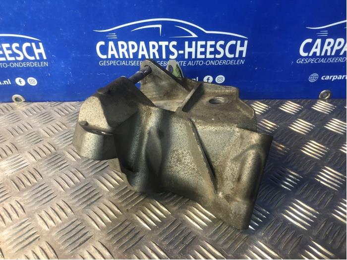 Gebrauchte Motorlager Volvo V60 I (FW/GW) 2.0 D3 20V Preis € 40,00 Margenregelung angeboten von Carparts Heesch