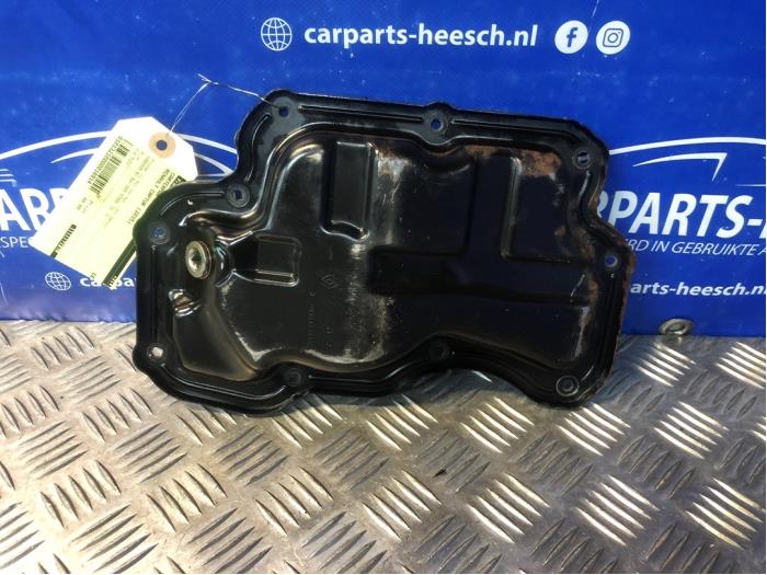 Usagé Couvercle carter Renault Captur Prix € 40,00 Règlement à la marge proposé par Carparts Heesch