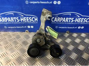 Usados Soporte dinamo superior Renault Captur Precio € 52,50 Norma de margen ofrecido por Carparts Heesch