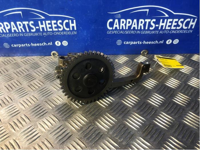 Usagé Pompe à huile Volkswagen Transporter Prix € 100,00 Règlement à la marge proposé par Carparts Heesch