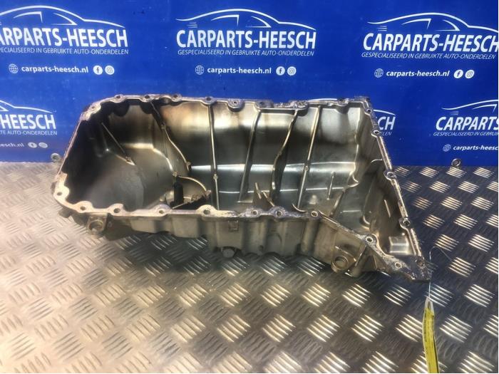 Usagé Couvercle carter Volkswagen Transporter Prix € 50,00 Règlement à la marge proposé par Carparts Heesch