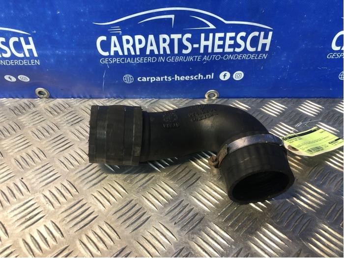 Gebrauchte Intercooler Rohr Volvo V50 (MW) 2.4 D5 20V Preis € 20,00 Margenregelung angeboten von Carparts Heesch