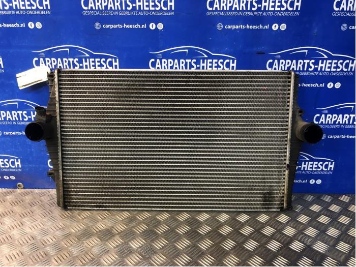 Usados Intercooler Volvo XC70 (SZ) XC70 2.4 D5 20V Precio € 60,00 Norma de margen ofrecido por Carparts Heesch