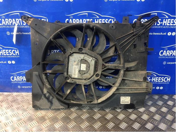 Gebrauchte Kühlerventilator Volvo XC70 (SZ) XC70 2.4 D5 20V Preis auf Anfrage angeboten von Carparts Heesch