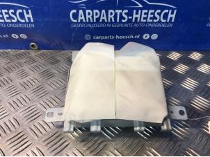 Używane Poduszka powietrzna prawa (deska rozdzielcza) Mazda 5 (CR19) Cena € 52,50 Procedura marży oferowane przez Carparts Heesch