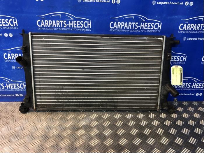 Usagé Radiateur Mazda 5 (CR19) 1.8i 16V Prix € 50,00 Règlement à la marge proposé par Carparts Heesch