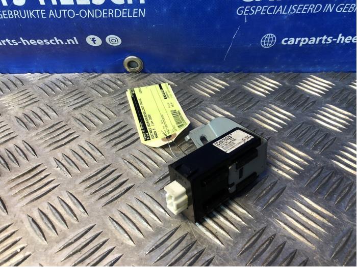 Używane Modul centralnego zamka Mazda 5 (CR19) 1.8i 16V Cena € 40,00 Procedura marży oferowane przez Carparts Heesch