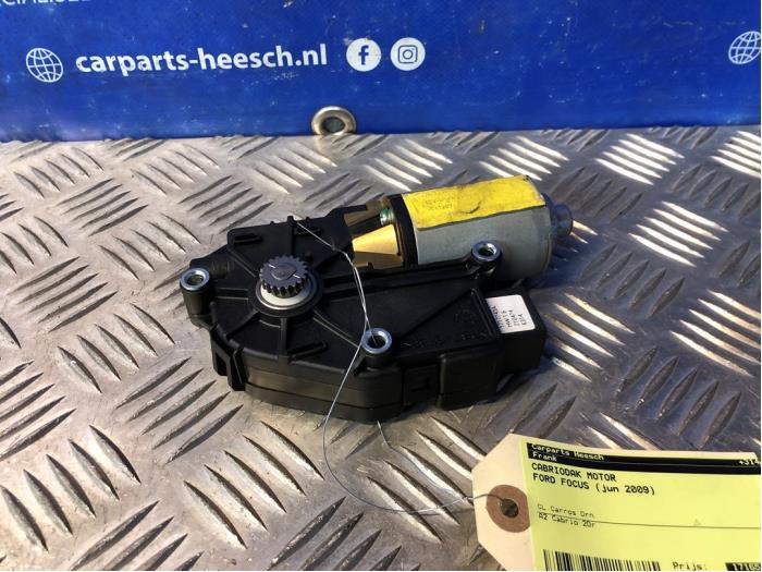 Używane Silnik dachu cabrio Ford Focus 2 C+C 2.0 16V Cena € 100,00 Procedura marży oferowane przez Carparts Heesch