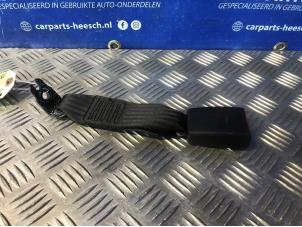 Usagé Insertion ceinture de sécurité arrière gauche Ford Focus 2 C+C 2.0 16V Prix € 21,00 Règlement à la marge proposé par Carparts Heesch