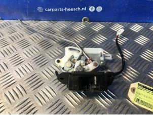 Used Tailgate lock mechanism Mazda 5. Price € 31,50 Margin scheme offered by Carparts Heesch