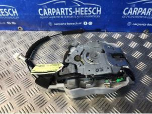 Gebrauchte Türschlossmechanik 4-türig rechts hinten Mazda 5. Preis € 52,50 Margenregelung angeboten von Carparts Heesch