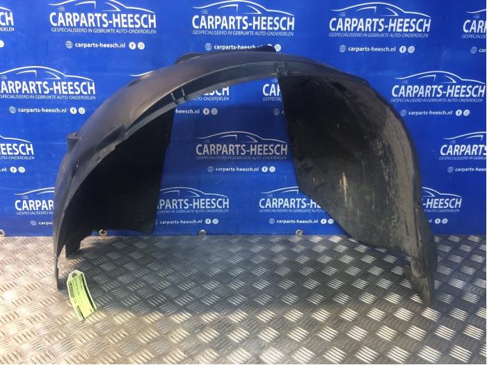 Używane Nadkole Volvo S40 (MS) 1.8 16V Cena € 25,00 Procedura marży oferowane przez Carparts Heesch