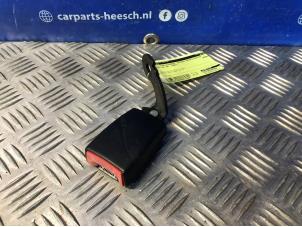 Used Rear seatbelt buckle, right Audi A4 Cabrio (B7) 2.0 TFSI 20V Price € 21,00 Margin scheme offered by Carparts Heesch