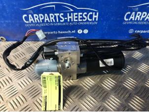 Used Convertible motor Ford Focus 2 C+C 2.0 16V Price € 210,00 Margin scheme offered by Carparts Heesch